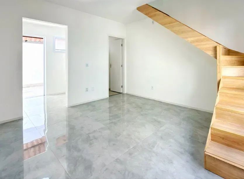 Casa em Condomínio em Cotia com Quintal Ampliado, 2 Dormitórios e Lazer