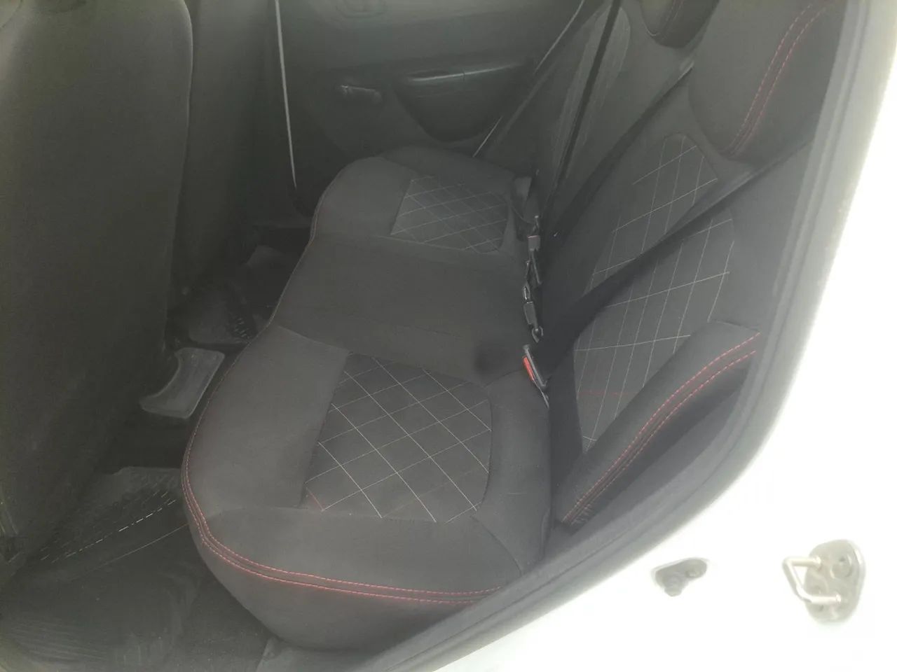 Renault Kwid 1.0 Zen, foto 17 de 18