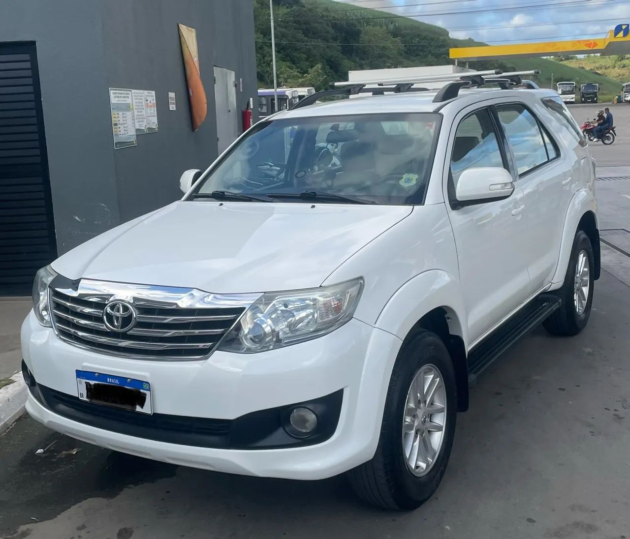 Toyota Hilux SW4 SR 4X2 2.7/ 2.7 Flex 16V Aut. 2014 2014