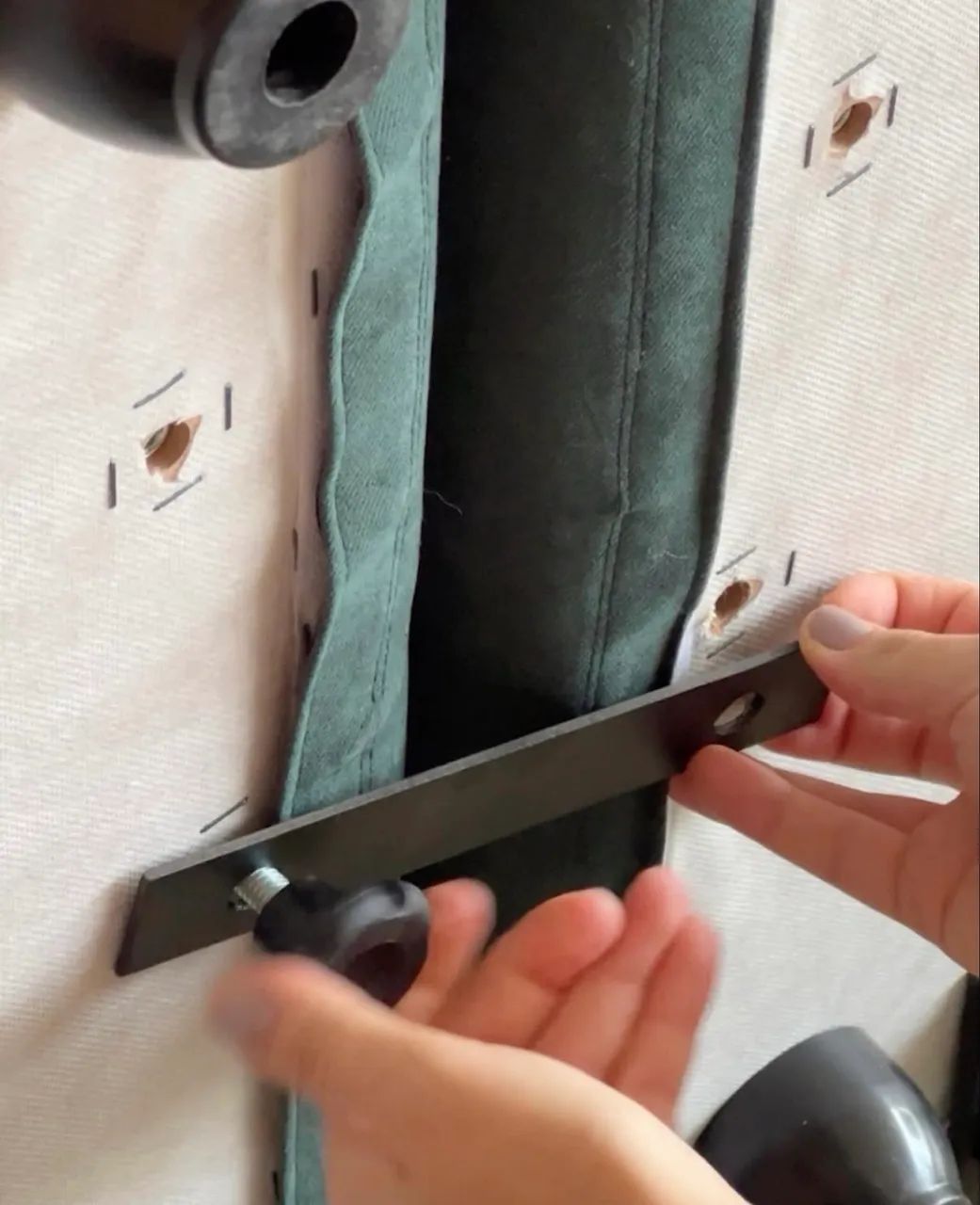 SOFÁ MODULAR 4 LUGARES COM PUFF - Foto 5