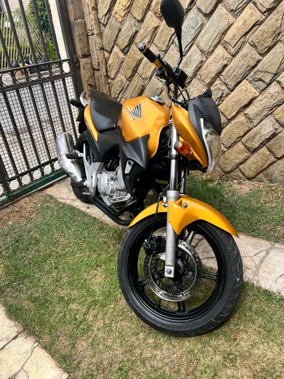 HONDA CB 300 2010
