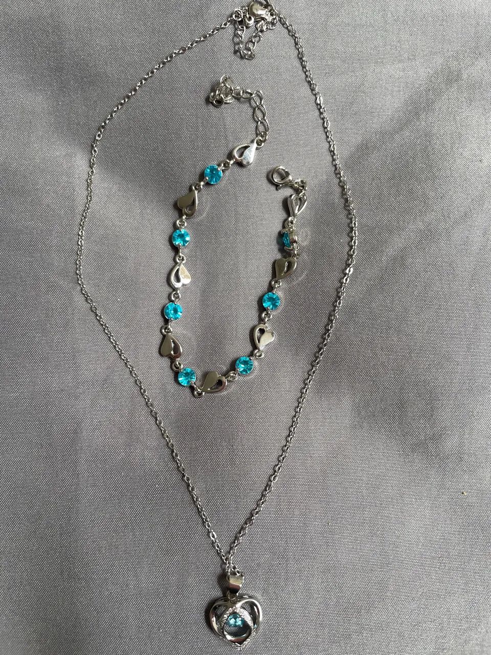 Colar e pulseira 
