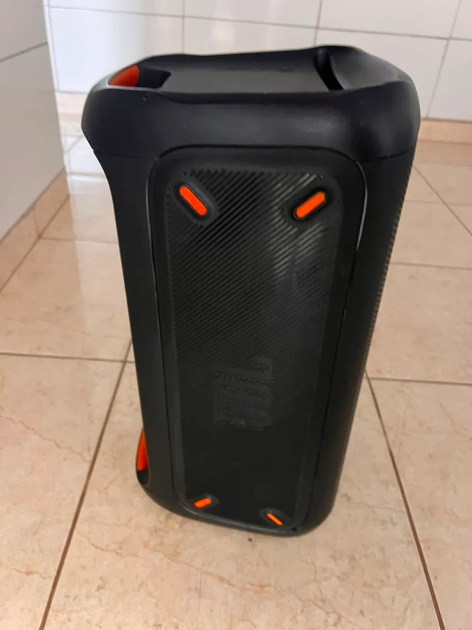 JBL Pary box 100