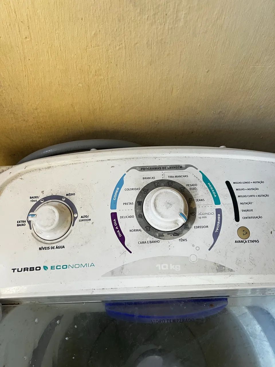 Máquina de lavar com defeito.