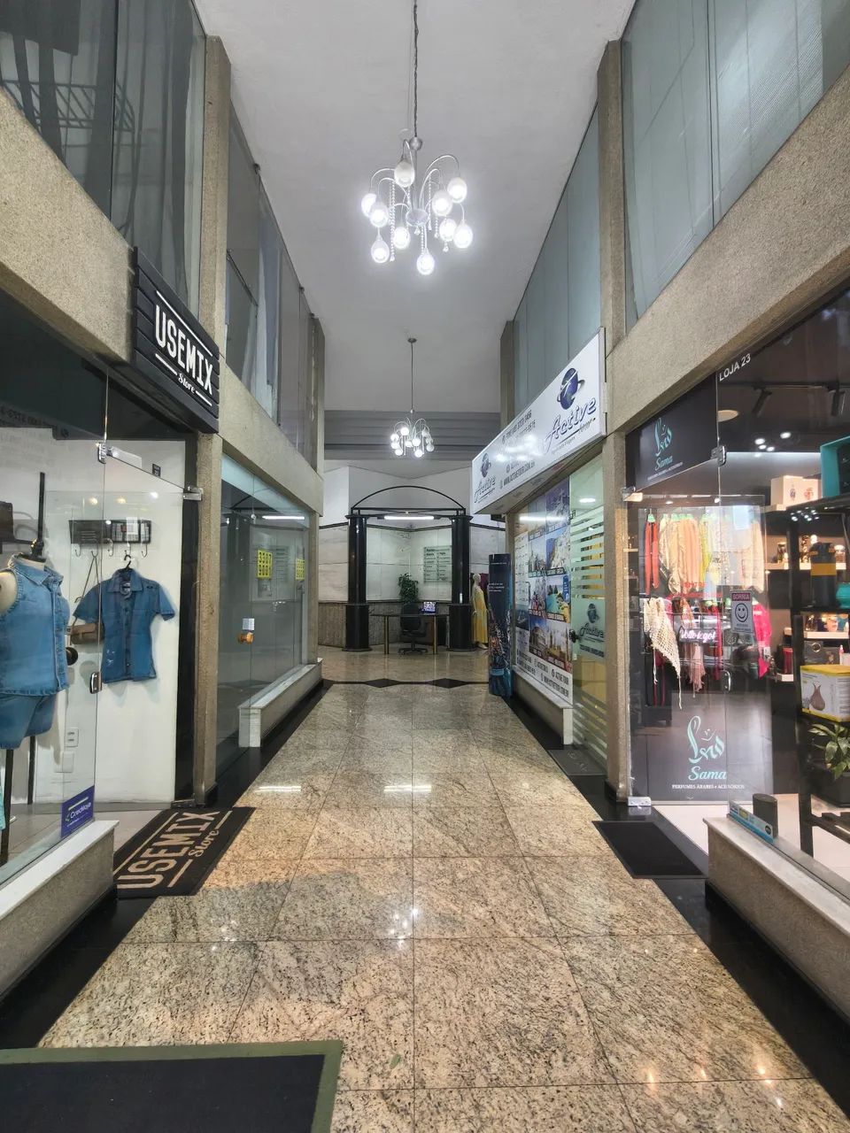 Sala Comercial Térrea no Centro de Florianópolis Pronta para Uso - Foto 9