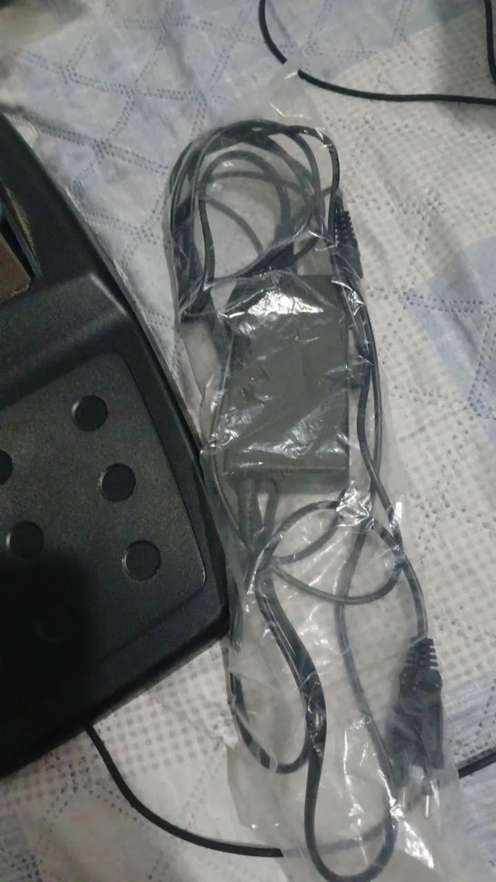 Volante e pedal Logitech G29 Driving Force Para Ps3/ps4/Ps5 e PC - Foto 3