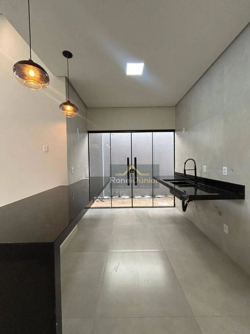 CASA 3 SUÍTES MODERNA E COMPLETA PARA VOCÊ - R$830 MIL - Palmas/TO - Foto 3
