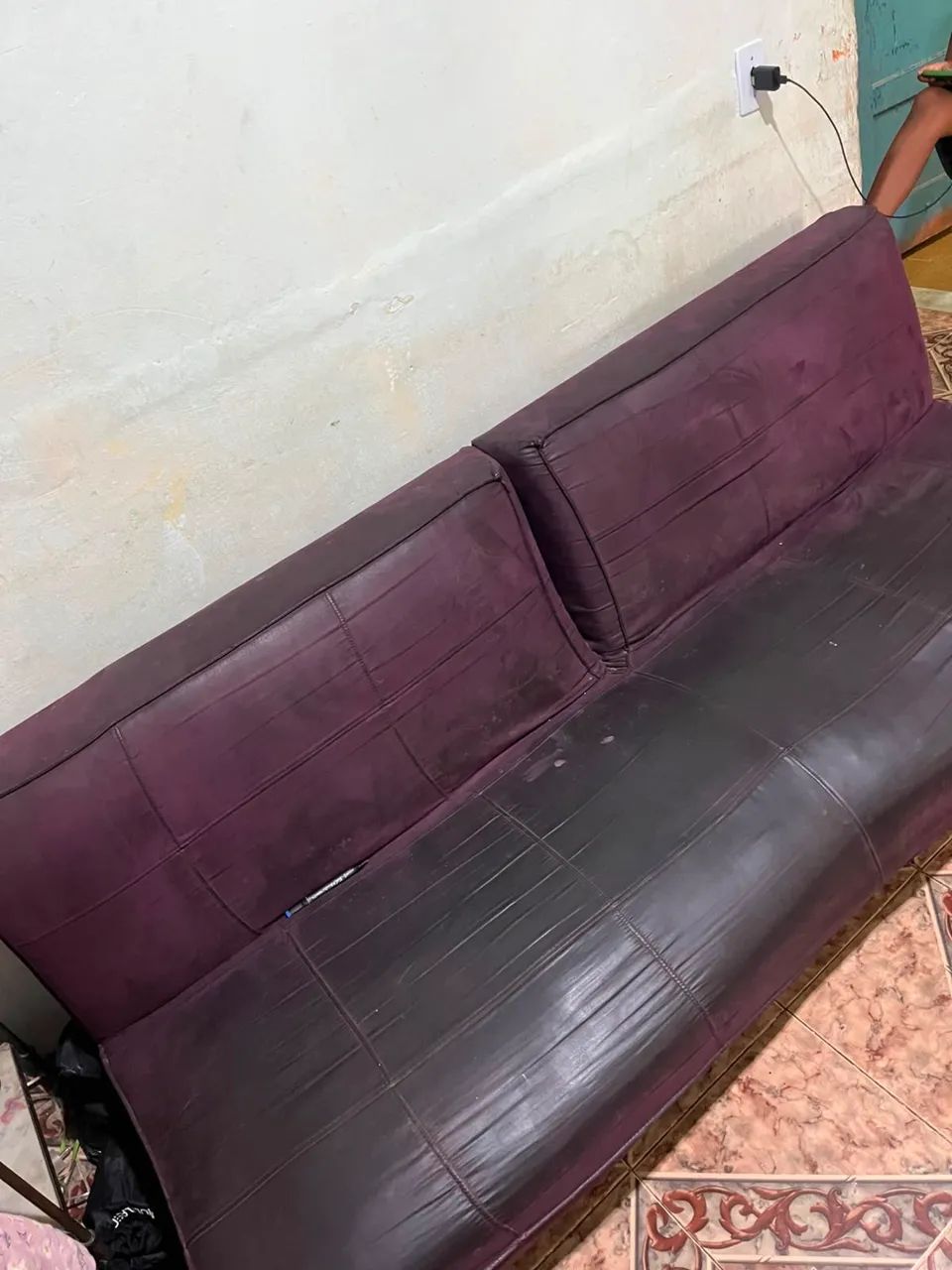 Sofá cama com pé de ferro 