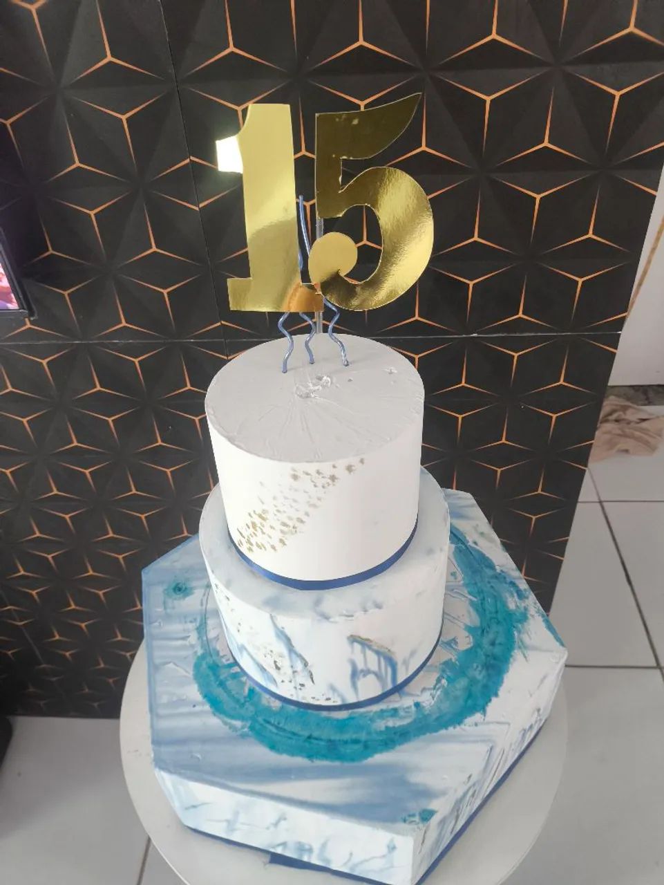 Bolo fake, 15 anos - Foto 2