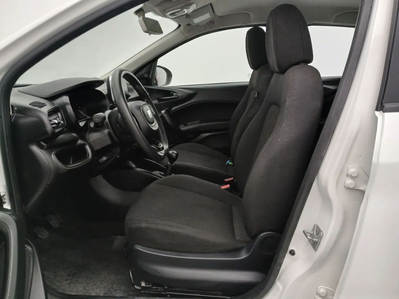 Fiat Cronos 1.0 6V Flex, foto 16 de 18