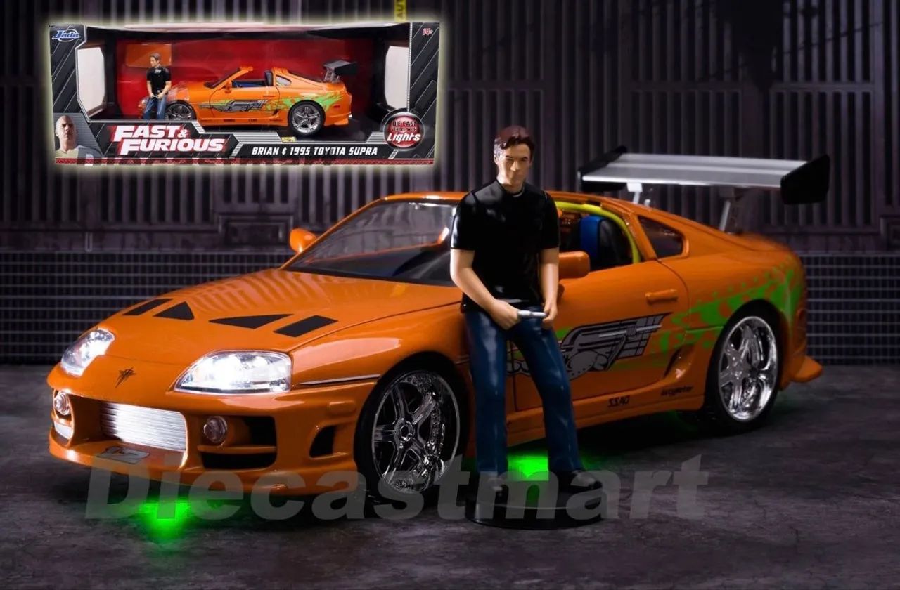 VELOZES E FURIOSOS 1995 TOYOTA SUPRA 1/18 COM LUZES E FIGURA DO