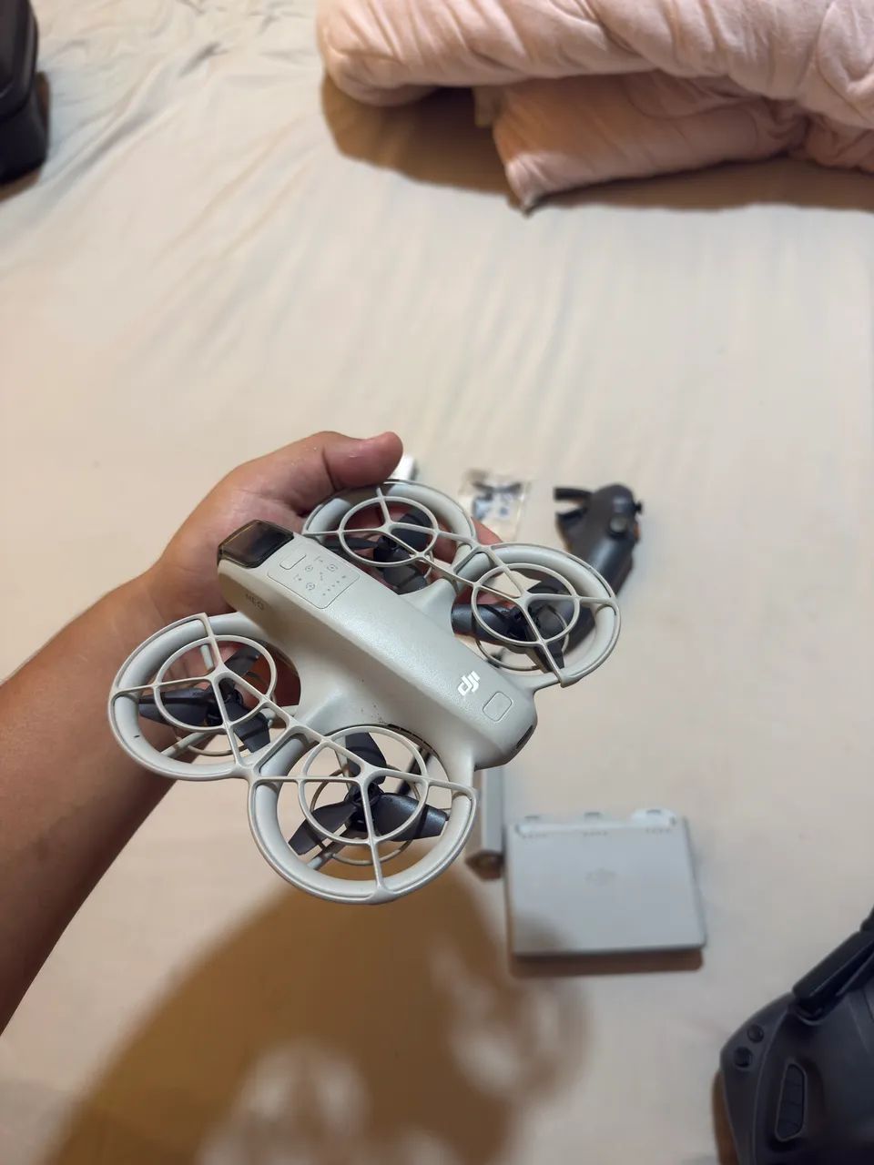 DJI Neo Combo completo - Óculos + Controle + 4 Baterias Originais - Foto 4