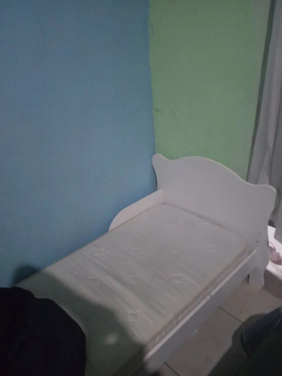 Cama infantil com colchão 