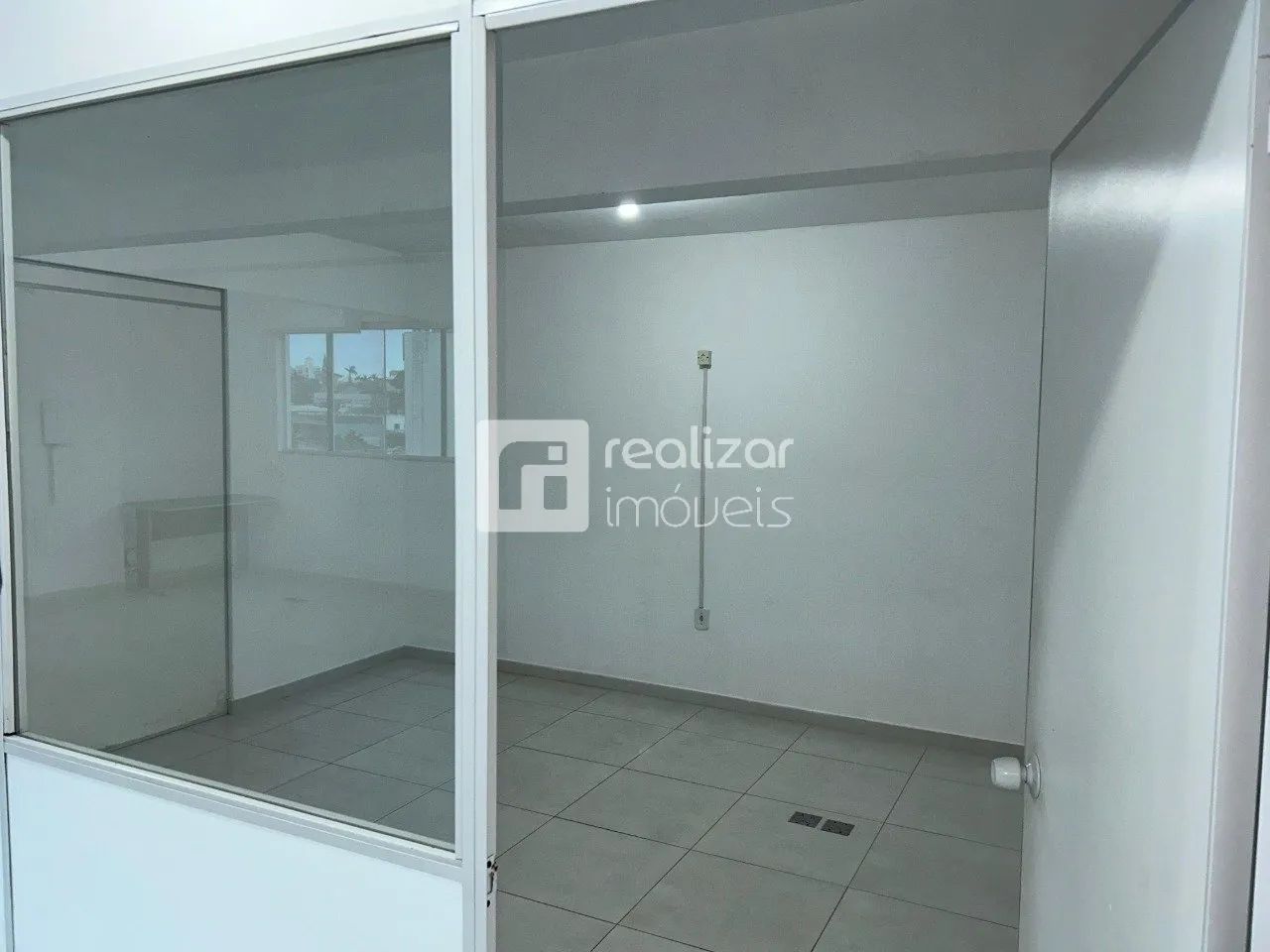 Sala Comercial para alugar 125m2 no bairro Coloninha - Florianópolis - Foto 3