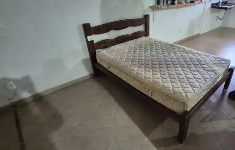 Vendo Cama Queen 2,00 x 1,47