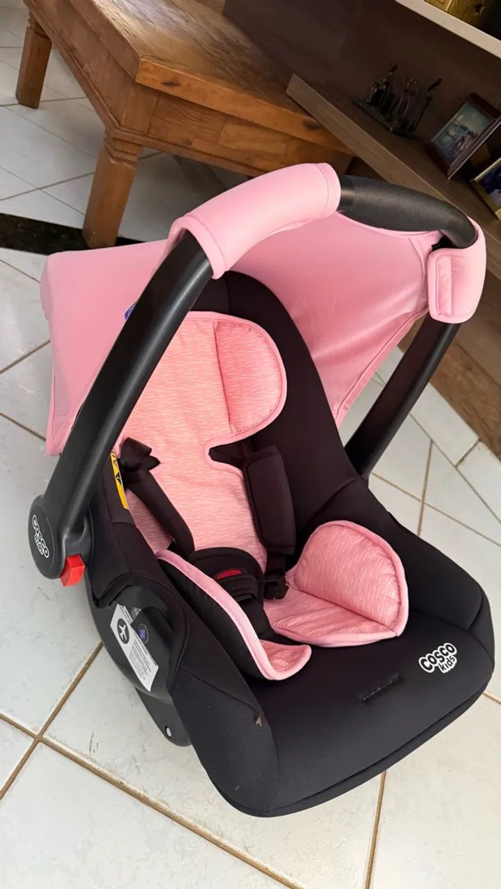 Vendo carrinho e bebê conforto
