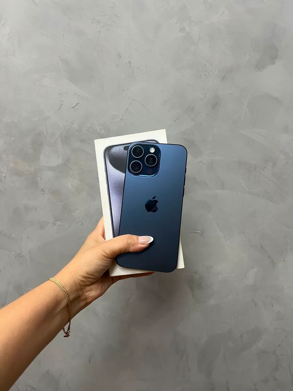 iPhone 15 Pro Max 512gb C/cx todo original 