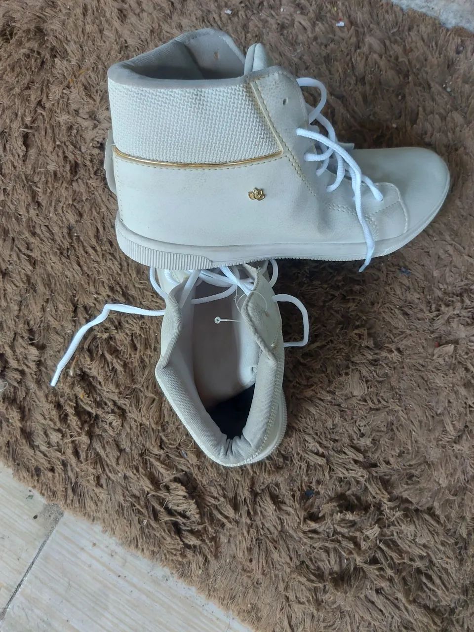 Lindo tênis branco tamanho 40 - Foto 2