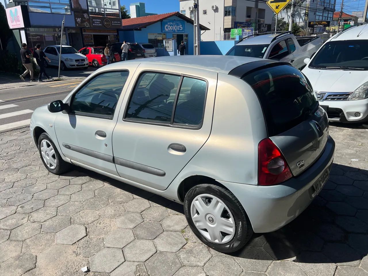 Renault Clio Authentique Hi-flex 1.0 16V 5P 2008 - Foto 4