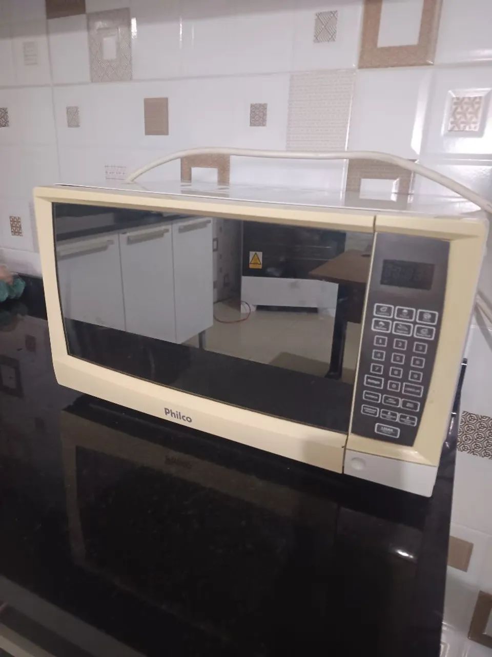 Vendo micro-ondas Philco usado,em ótimo estado  e funcionando normalmente. 