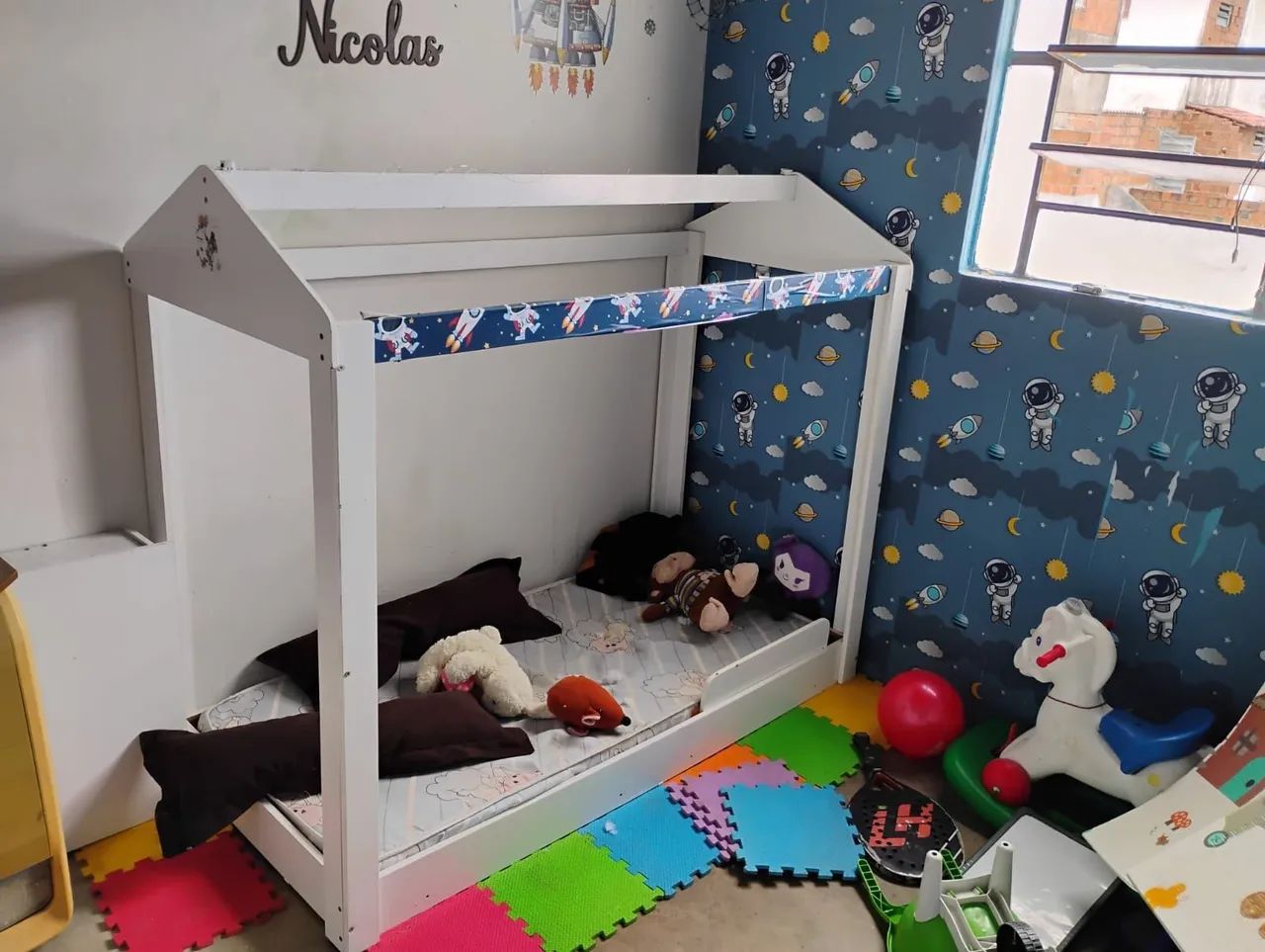 Guarda roupa e cama montessoriana  - Foto 2