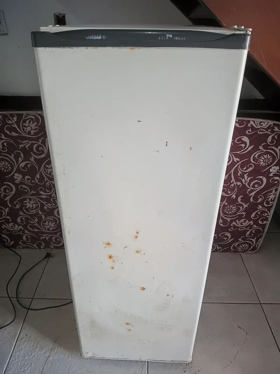 Consul slim freezer
