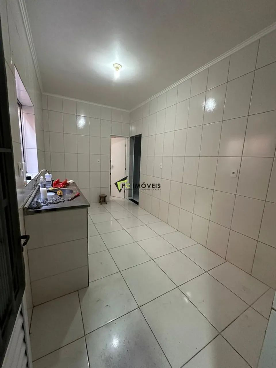 Casa para Alugar com 1 quarto, 30m² - Foto 2