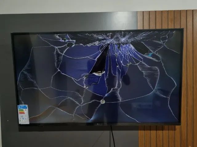 Televisao lg 43 " retirada de peças "
