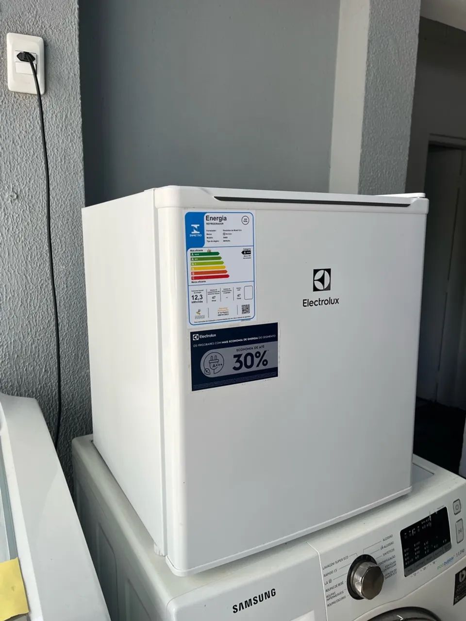 Frigobar Electrolux 47 litros 220 volts  - Foto 2