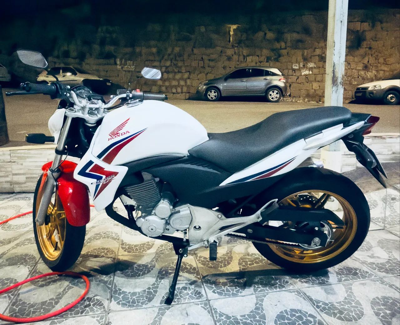 Cb300 r conservada  - Foto 2