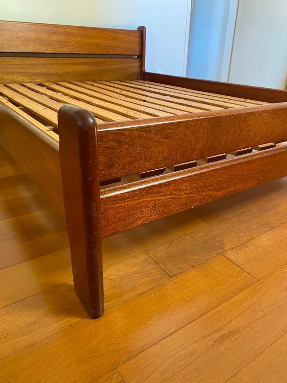 Cama Casal em Madeira Maciça - Foto 4