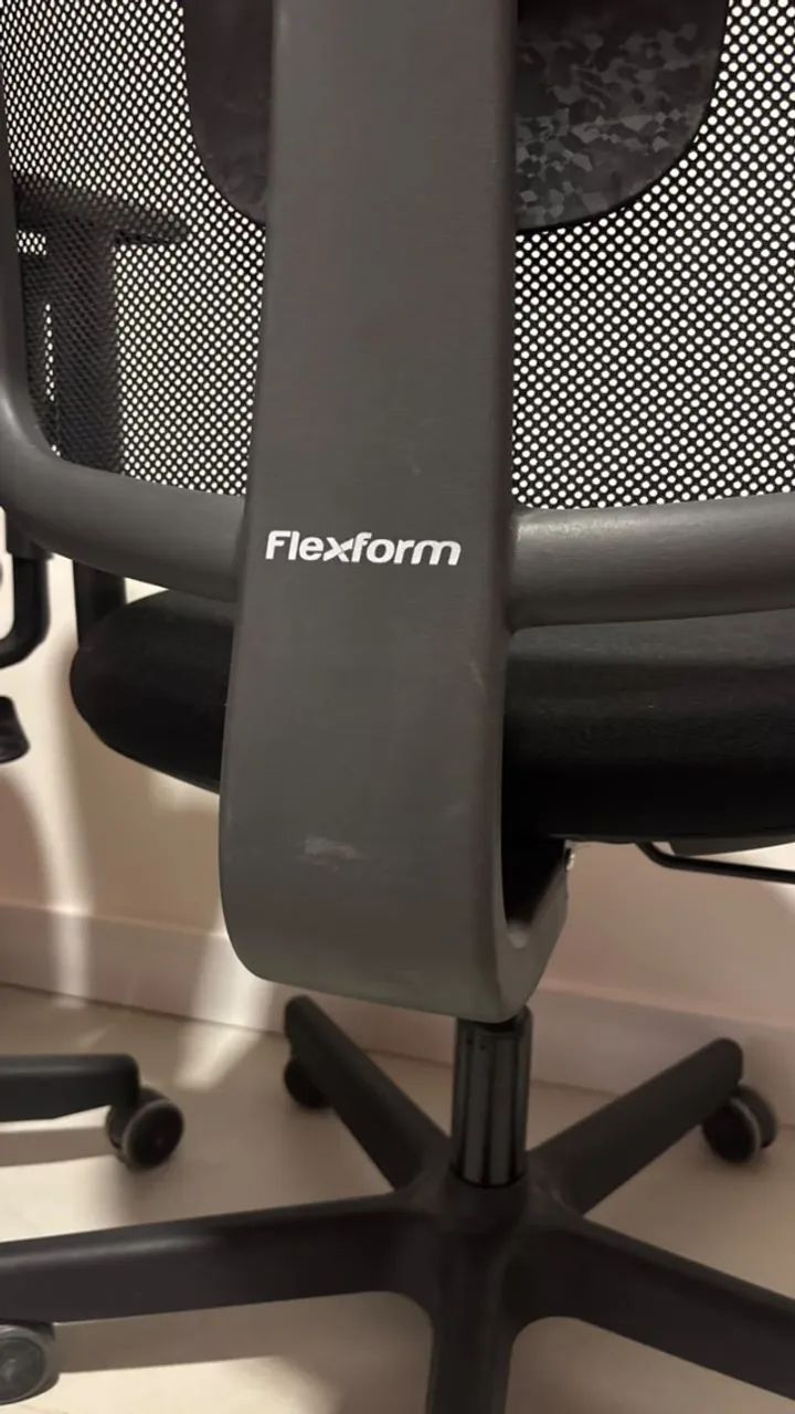 Kit 4 cadeiras Flexform Dot pretas - pouco usadas, ótimo estado - Foto 5