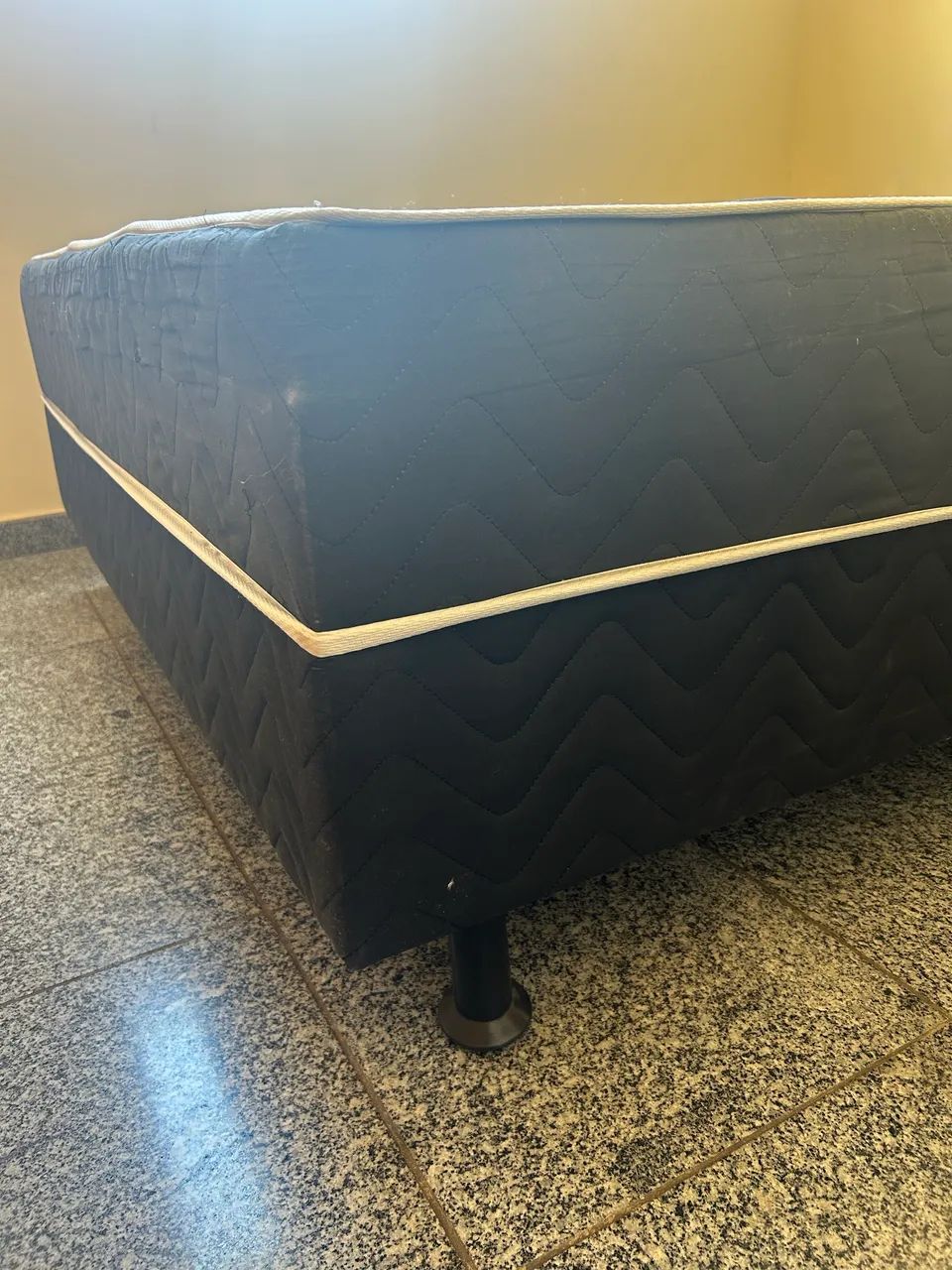 CAMA BOX POSSUI AVARIAS  - Foto 2