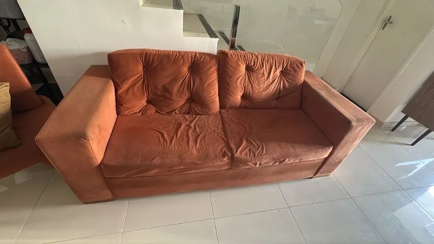 sofá + 02 cadeiras 