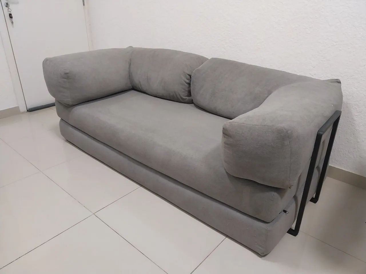Sofá Moderno Premium - Conforto, Estilo e Praticidade!  - Foto 2