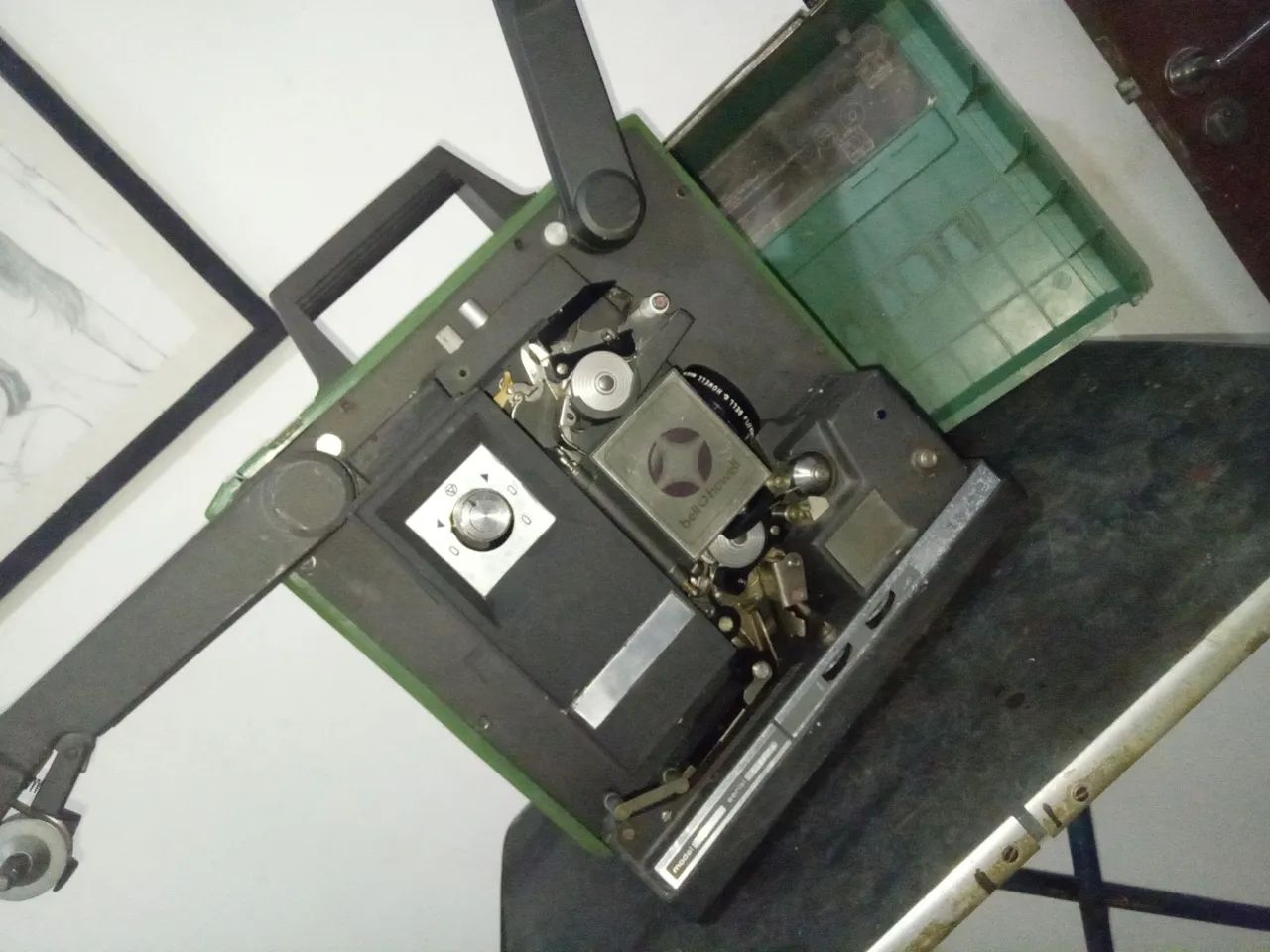 Projetor 16mm Bell & Howell 1585 - Foto 2