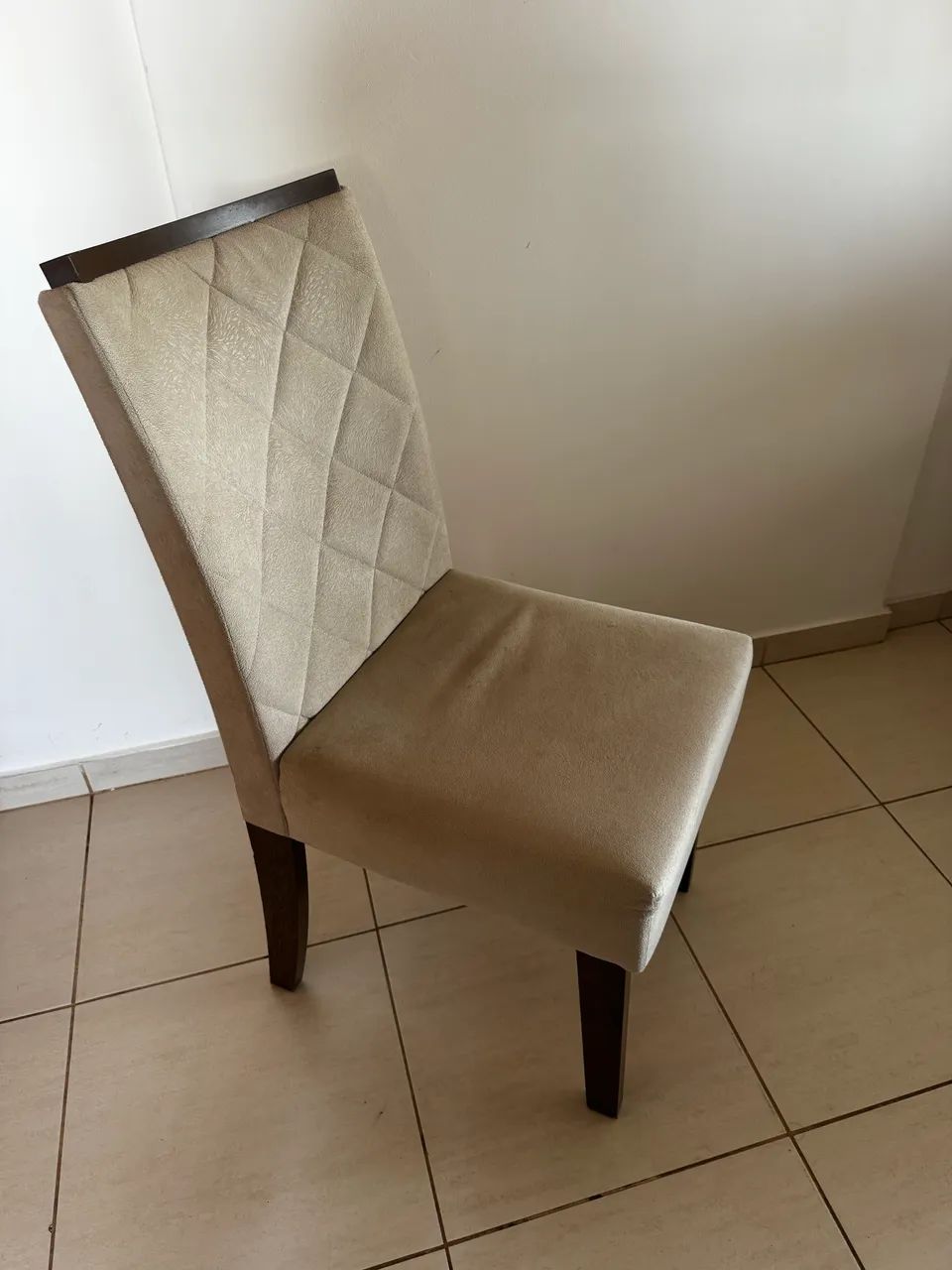 Cadeira estofada para jogo de mesa