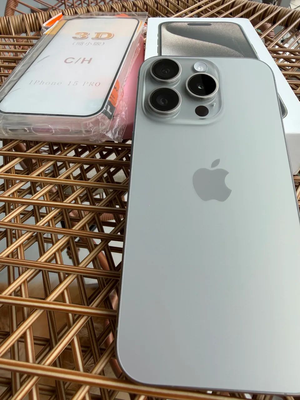 Iphone 15 Pro Max  - Foto 3