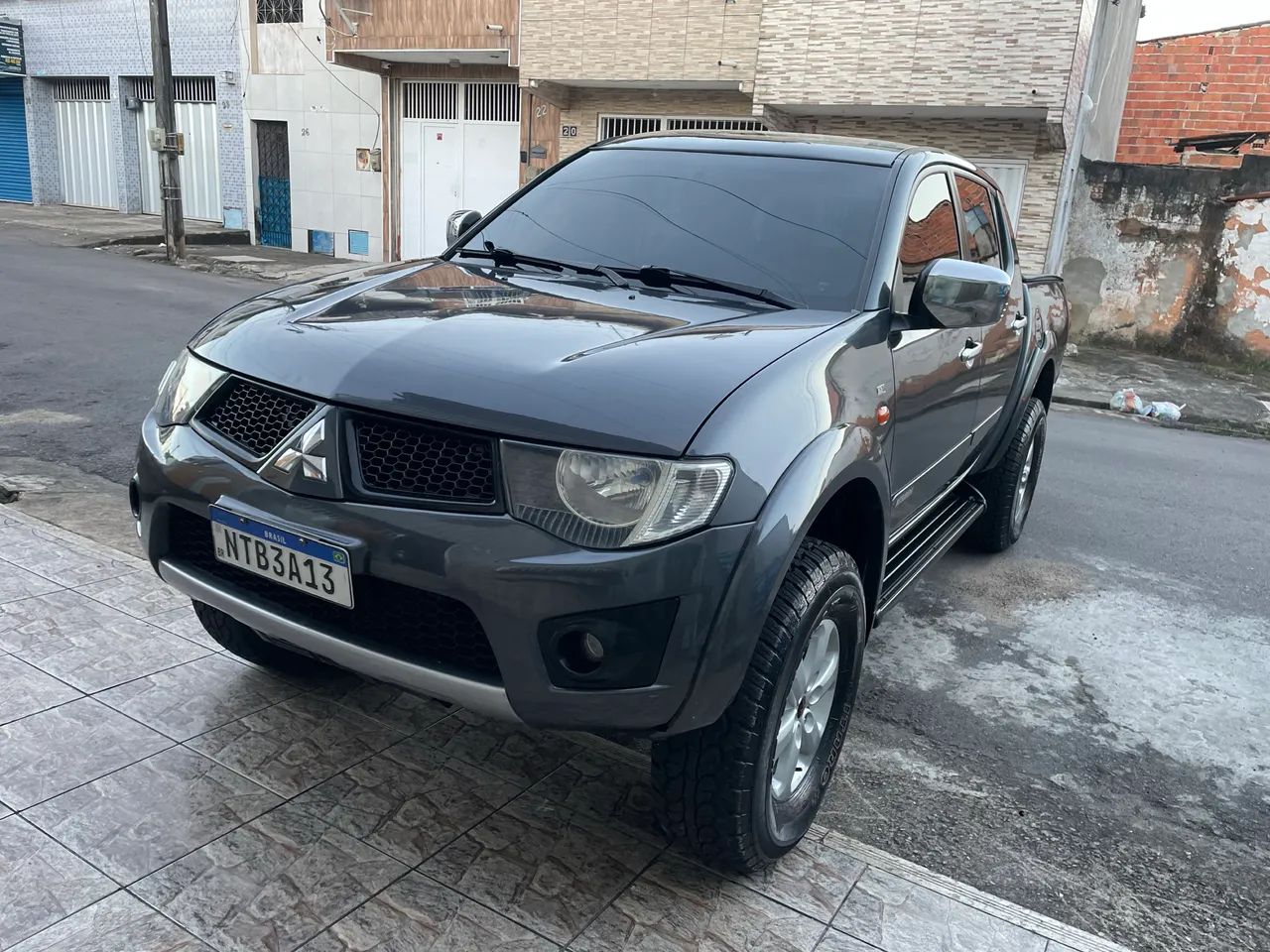 Mitsubishi L200 2012