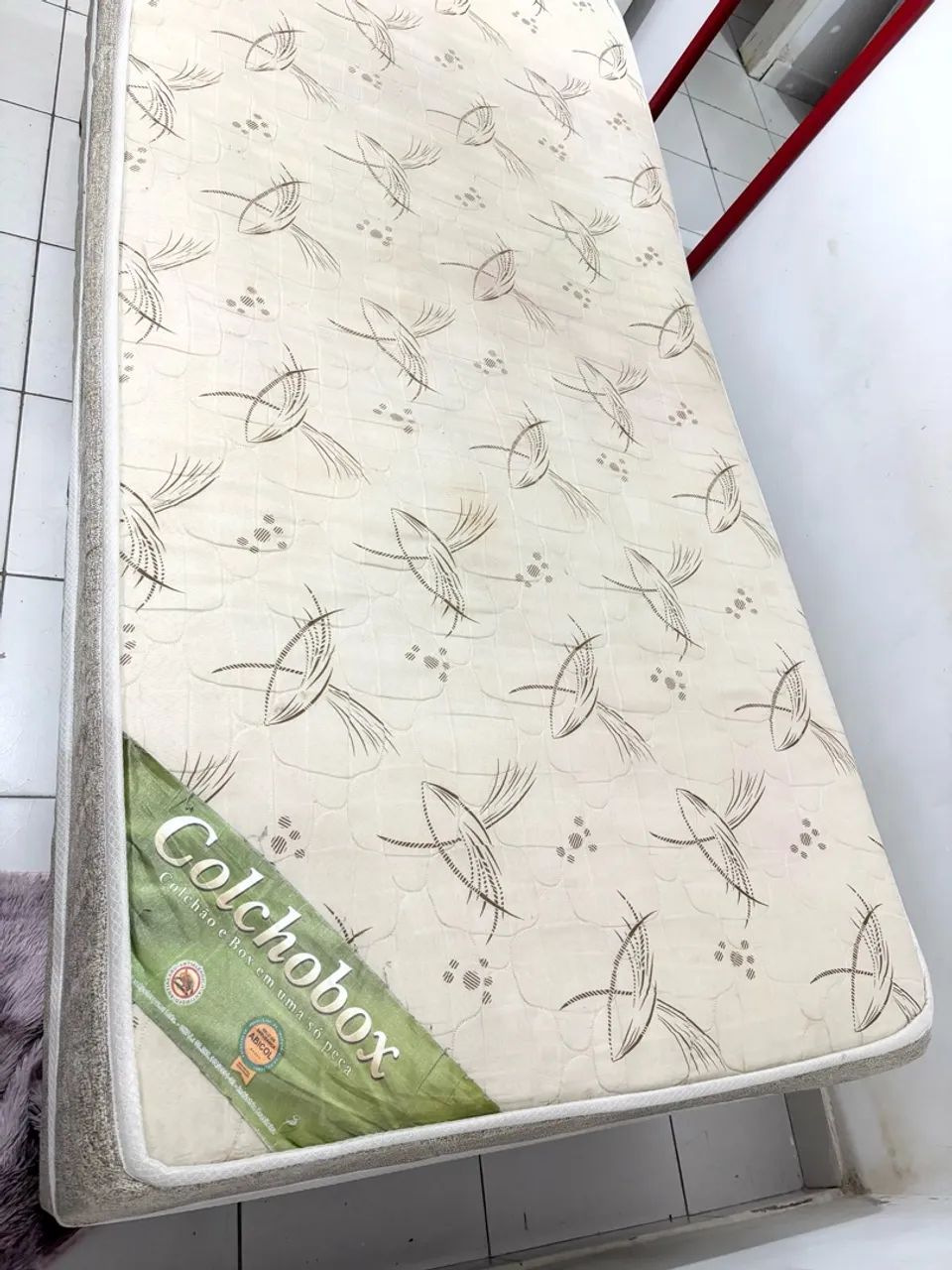 Cama de solteiro em perfeito estado de conservação 
