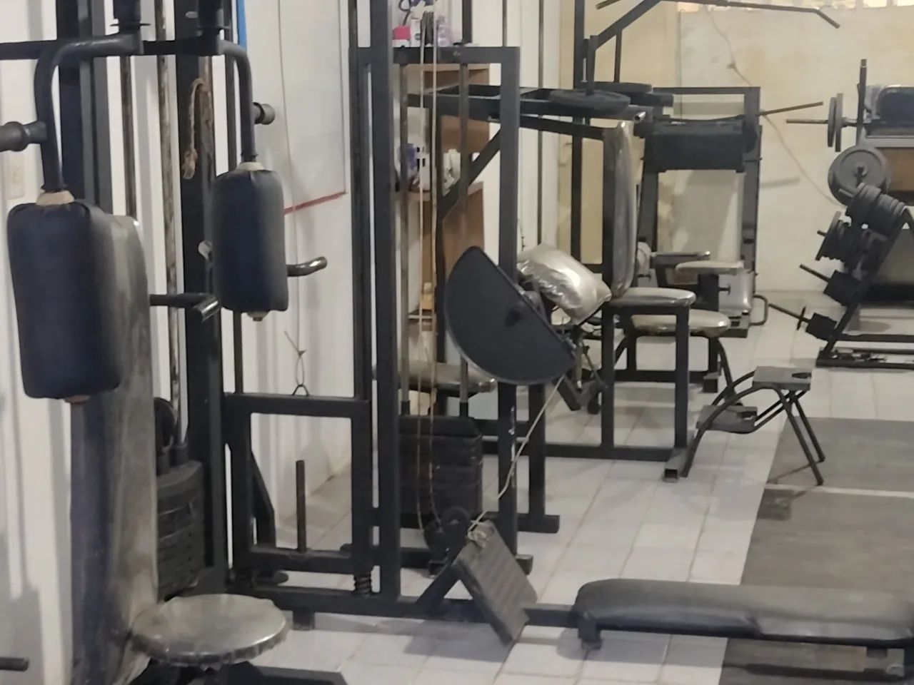 Vendo academia completa