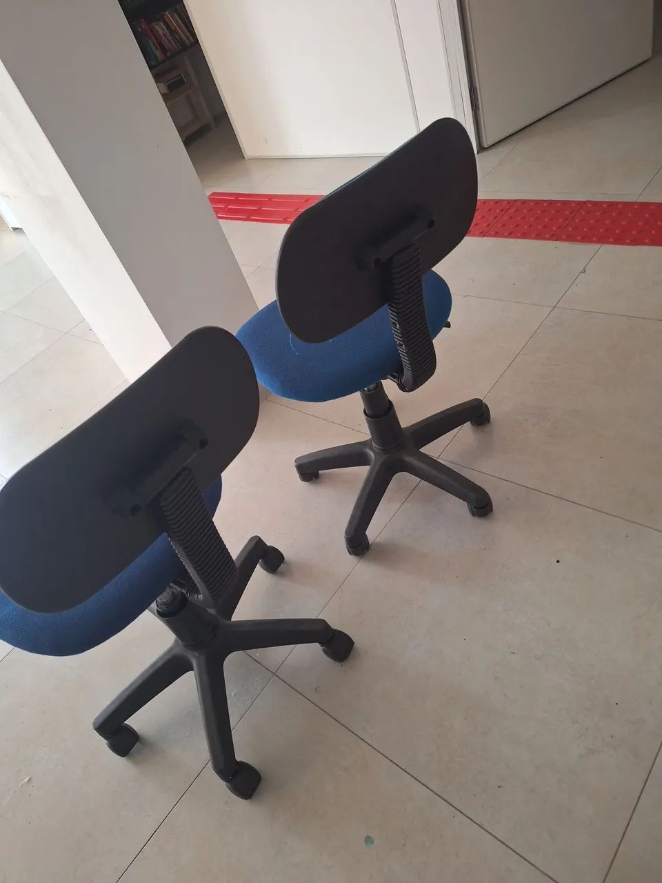 Impressora HP e cadeiras de escritório  - Foto 5