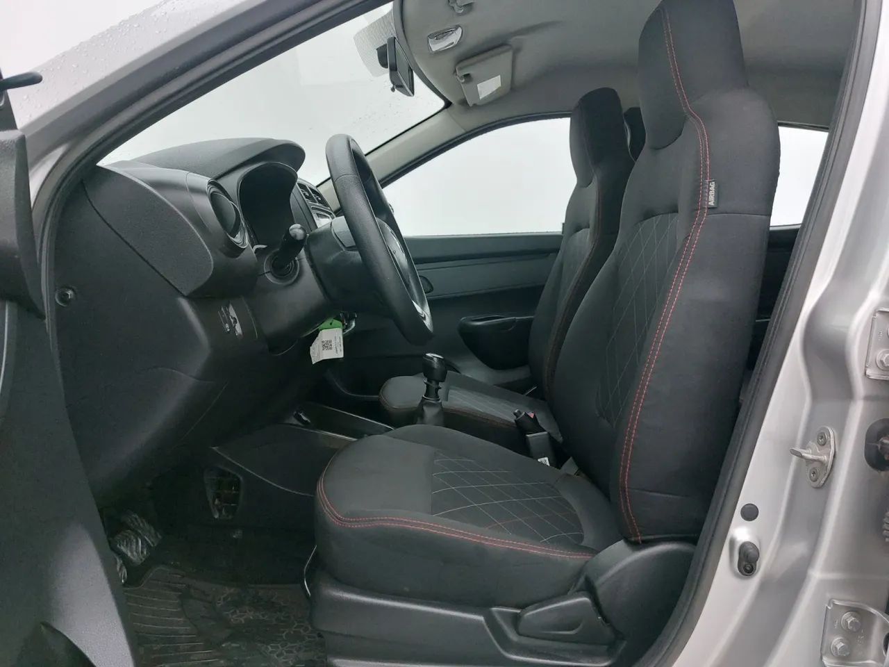 Renault Kwid 1.0 Zen, foto 16 de 18