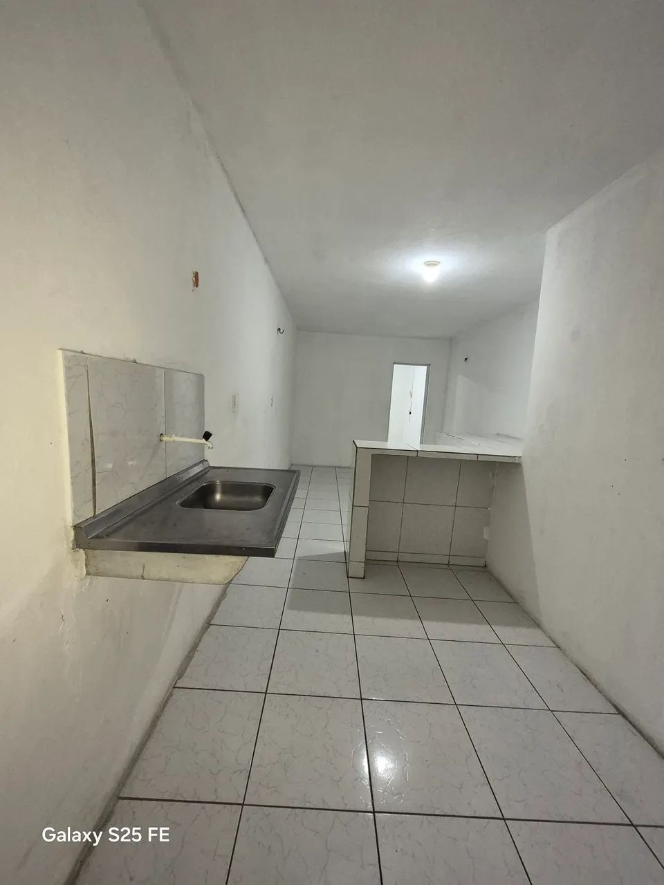 Aluga se casa incluso agua e luz  - Foto 3
