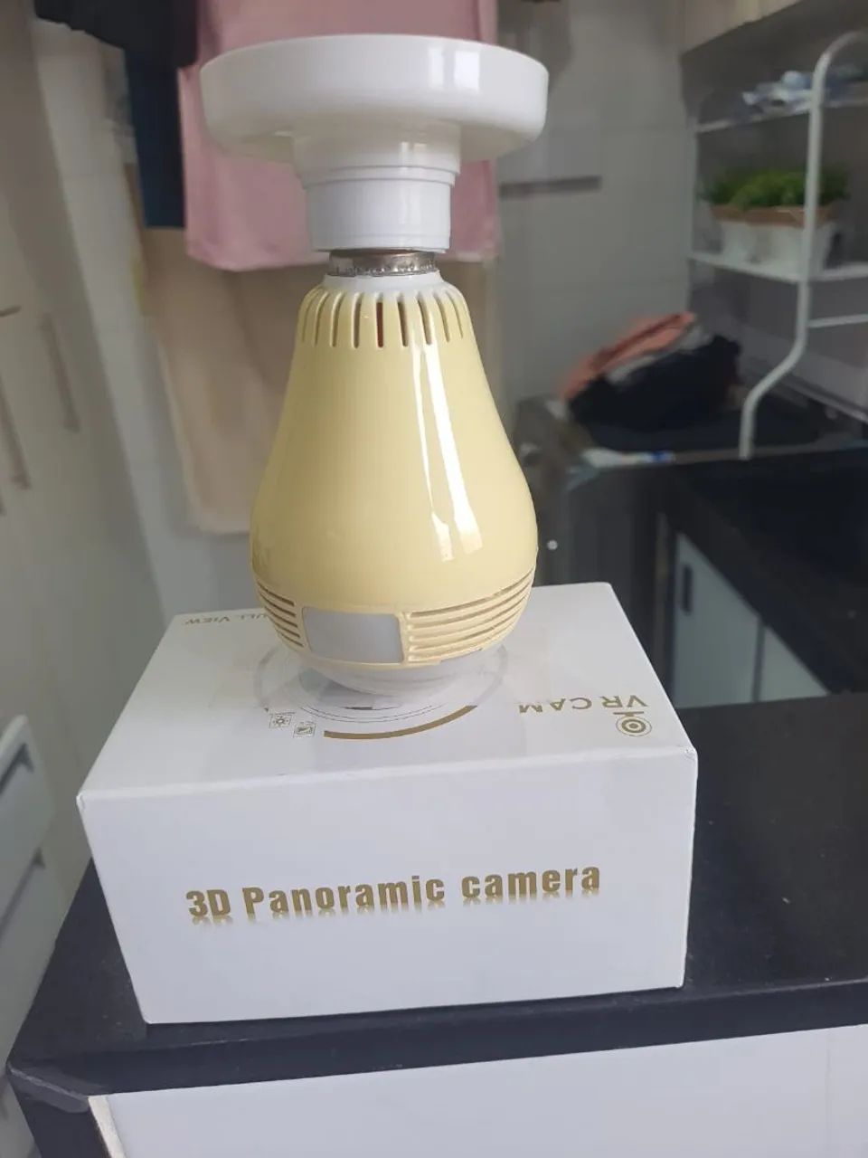 Vendo lâmpada com câmera 3D 