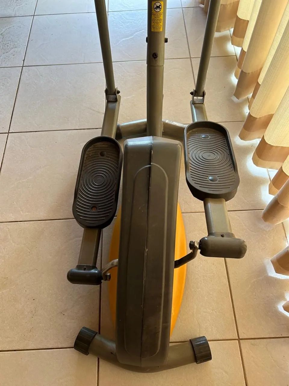 Elíptico ATHLETIC 410E Magnético semi novo - Foto 5