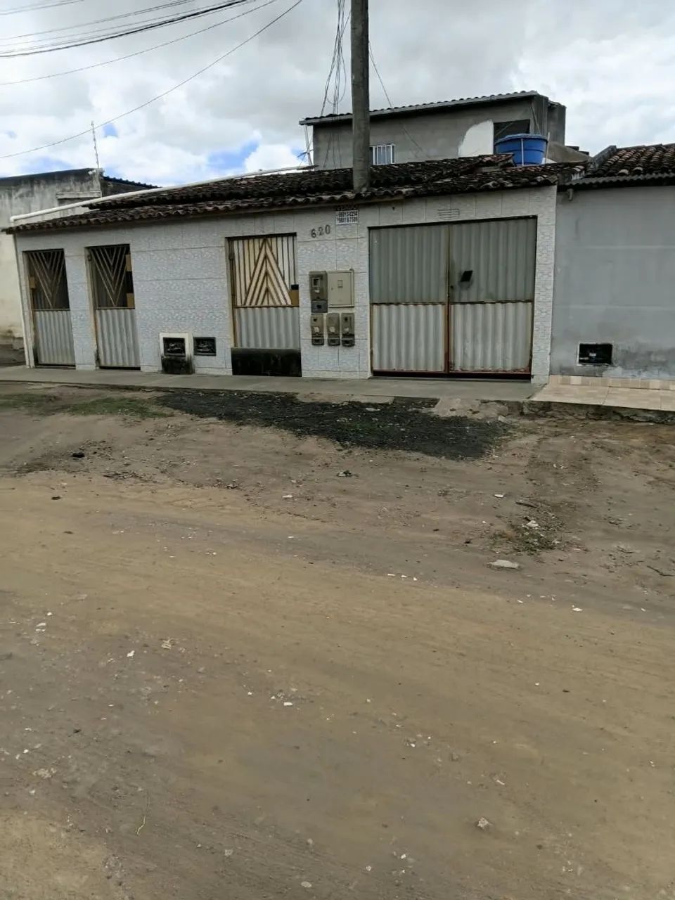 Vende-se Sobrado c/  3 casas 
