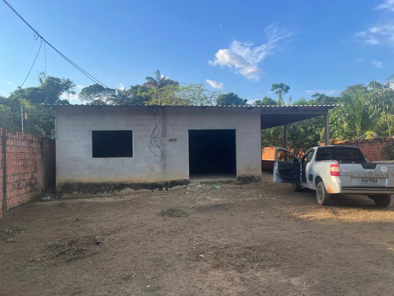 Vende-se chácara com casa .