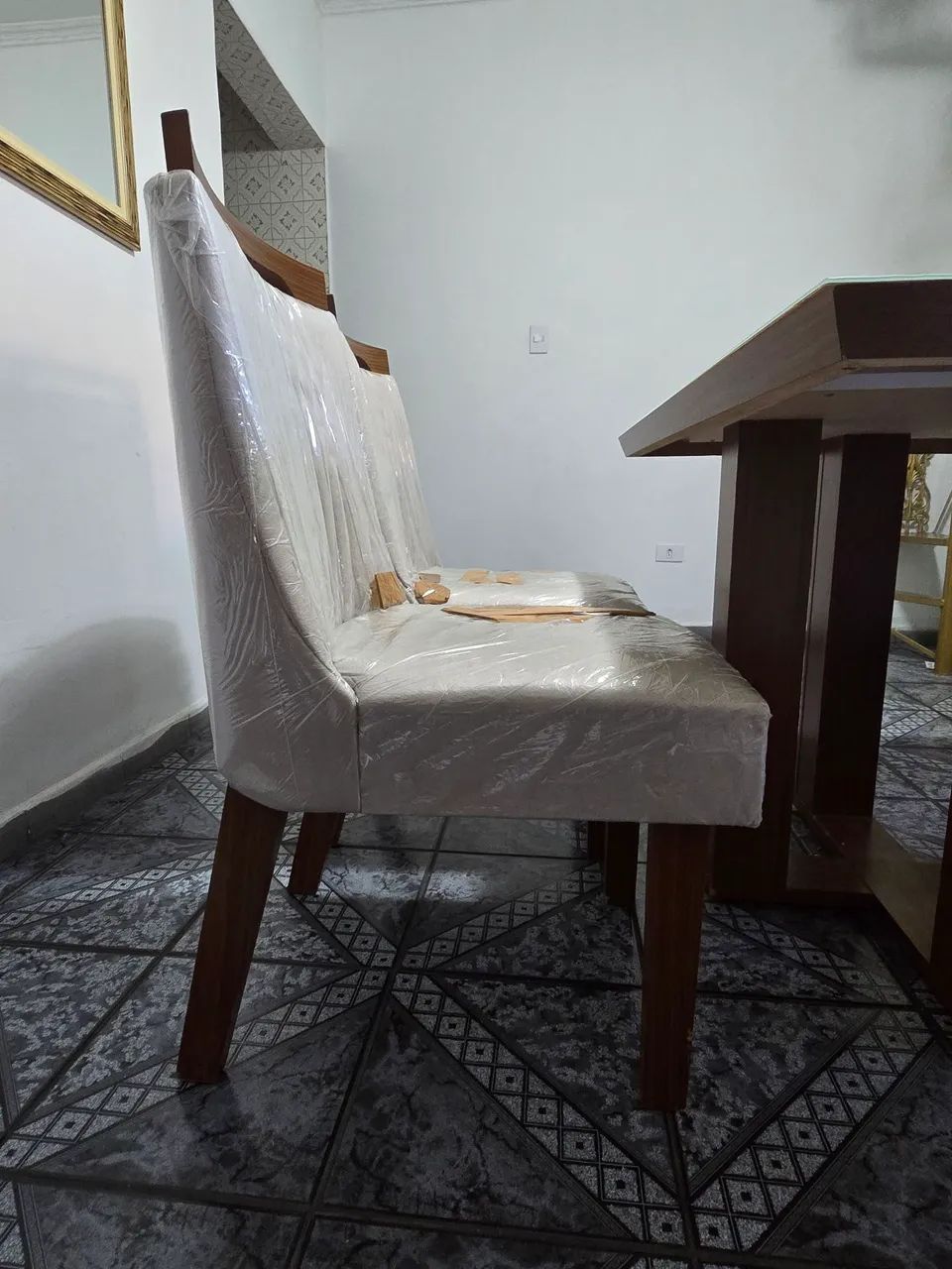Mesa de Jantar com 4 cadeiras - Foto 4