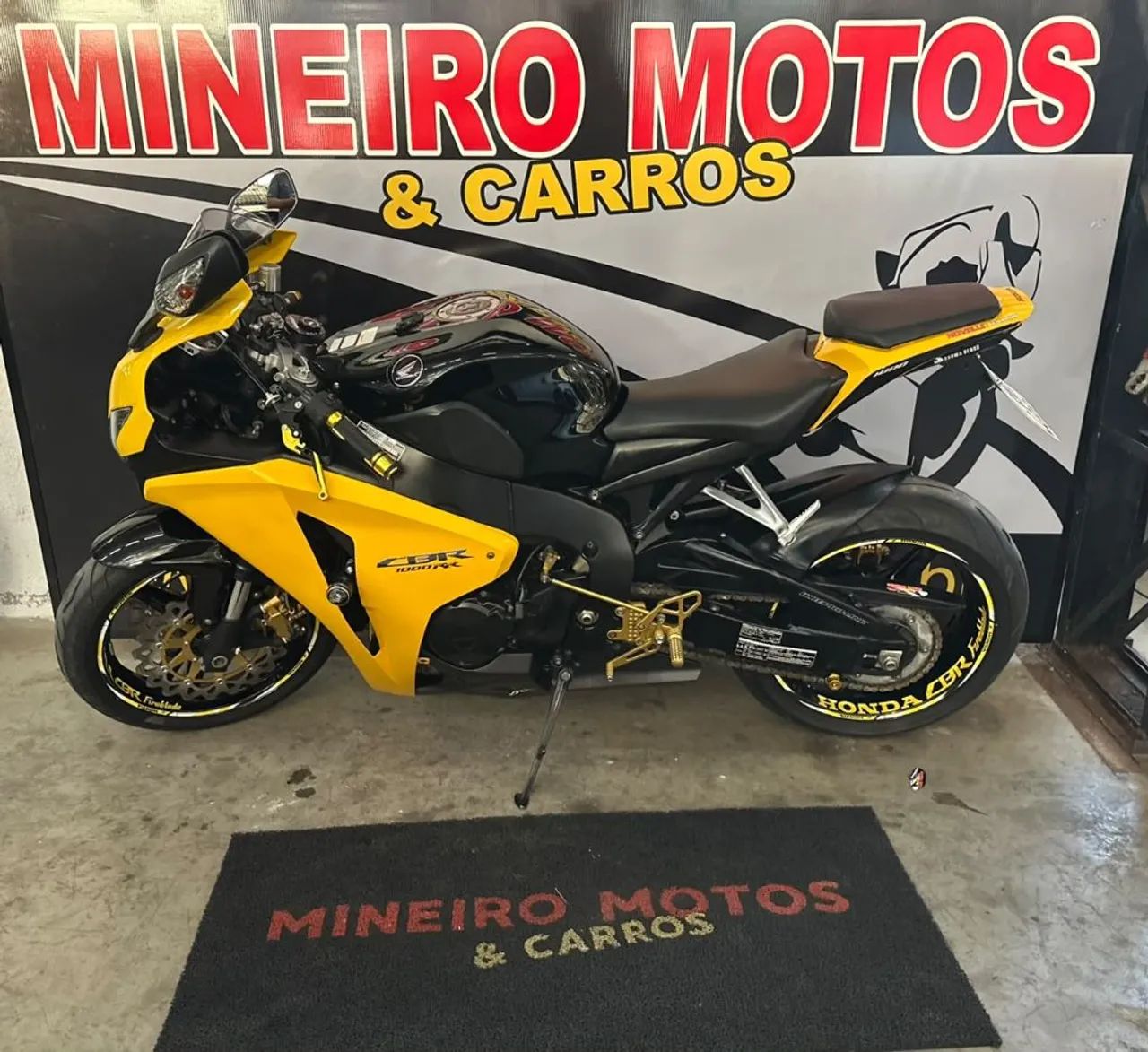 CBR 1000 RR  - Foto 4